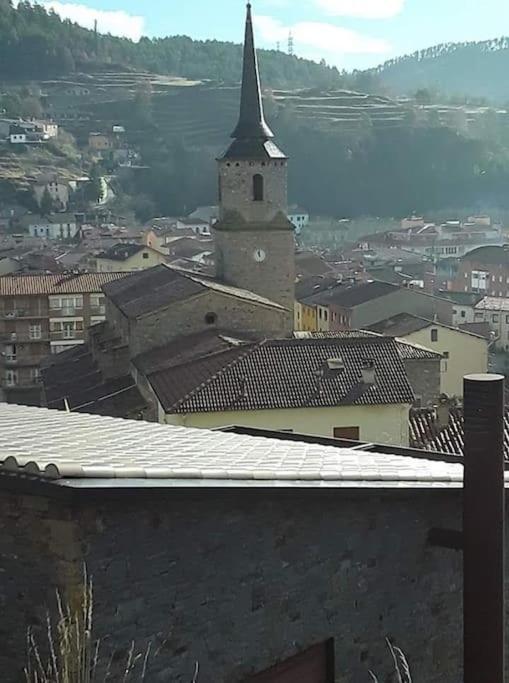 Pis amb encant a Campdevànol,al centre del poble. Esterno foto